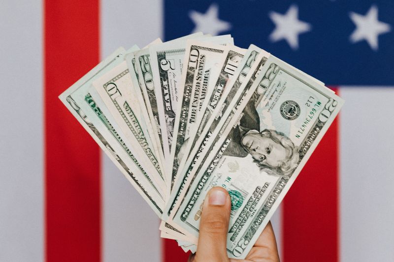 neu-co-hoc-bong-thi-chung-minh-tai-chinh-bao-nhieu